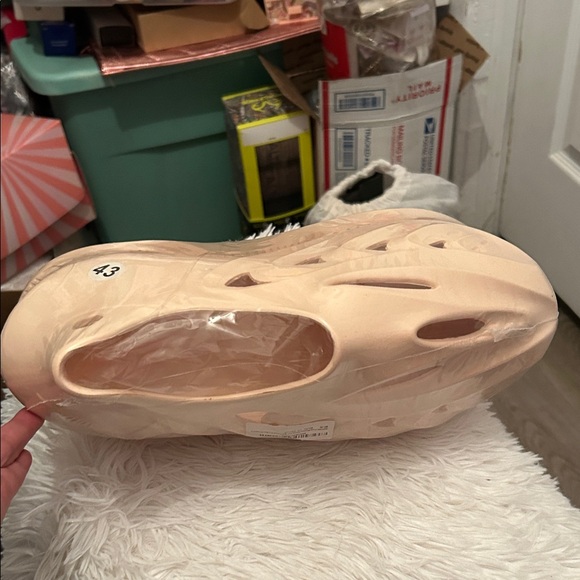 Chic Cream Slip-On Clogs for Men - Picture 2 of 5